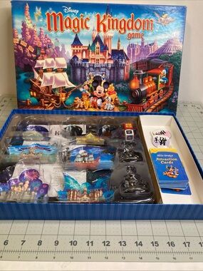 2004 Disney Magic Kingdom Theme Park Board Game 99% Complete